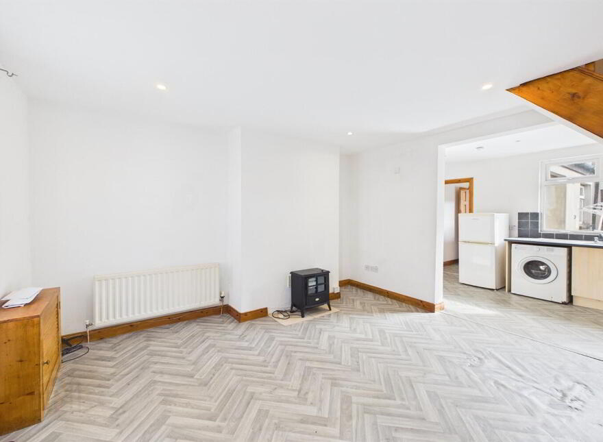 46 Bloomfield Street, Belfast, BT5 5AU