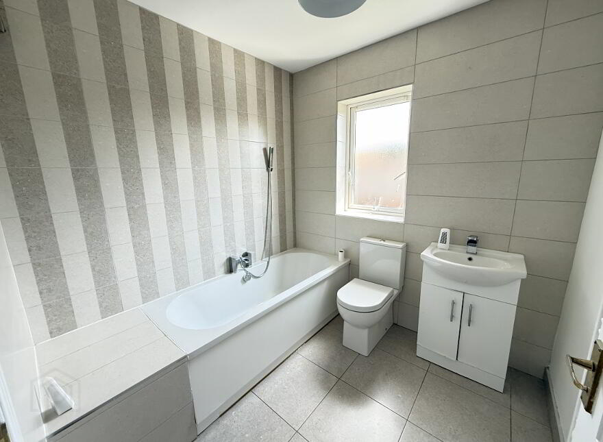 21 Causeway Meadows, Lisburn, BT28 2GD