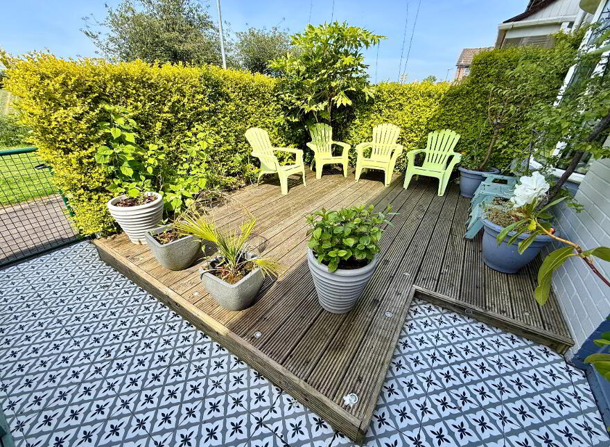 18 Meadowview Crescent, Derry, BT48 0JD