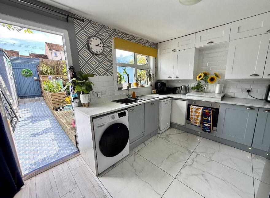 18 Meadowview Crescent, Derry, BT48 0JD