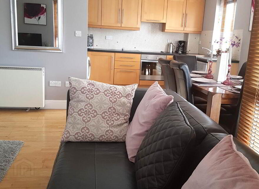Apartment 4 Carraig Na Nóg, Barna Village Centre, Seapoint, Barna, H91W7E2