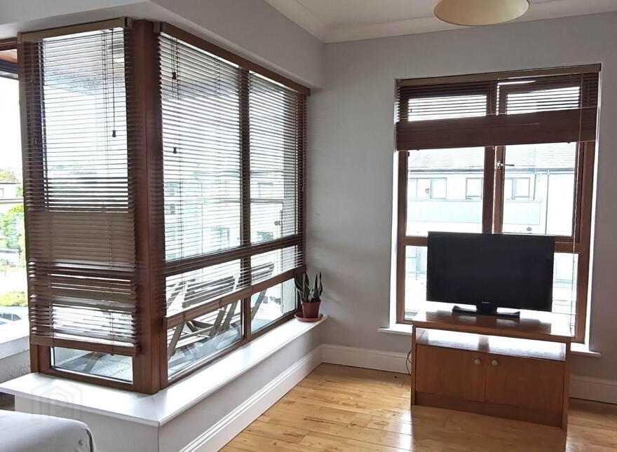 Apartment 4 Carraig Na Nóg, Barna Village Centre, Seapoint, Barna, H91W7E2