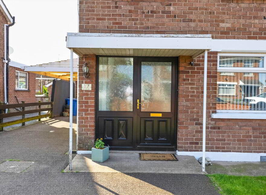 17 Cloverhill Avenue, Lisburn, BT27 5HW