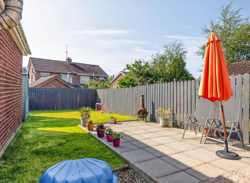 17 Cloverhill Avenue, Lisburn, BT27 5HW