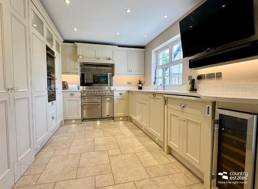 27 Henryville Court, Ballyclare, BT39 9FS