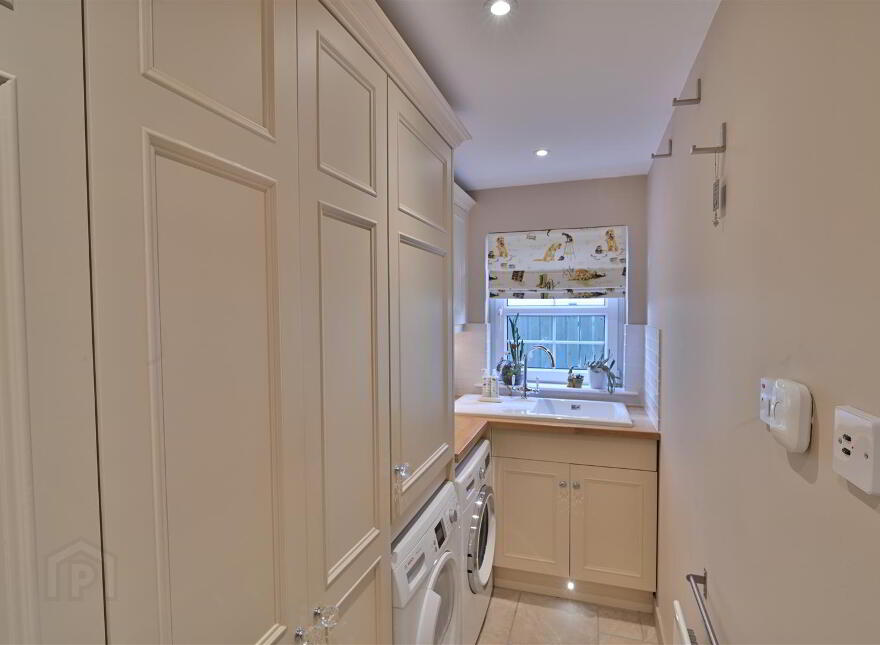 27 Henryville Court, Ballyclare, BT39 9FS