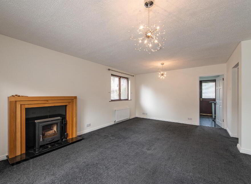 14 The Pines, Hillsborough, BT26 6NT