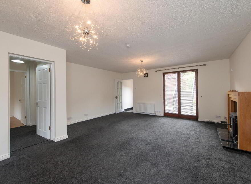 14 The Pines, Hillsborough, BT26 6NT