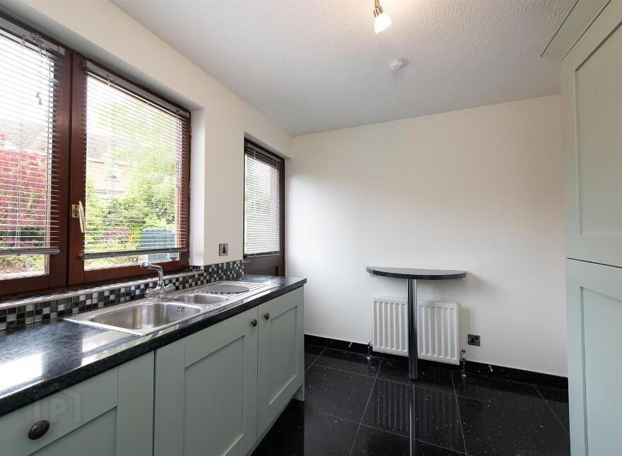 14 The Pines, Hillsborough, BT26 6NT