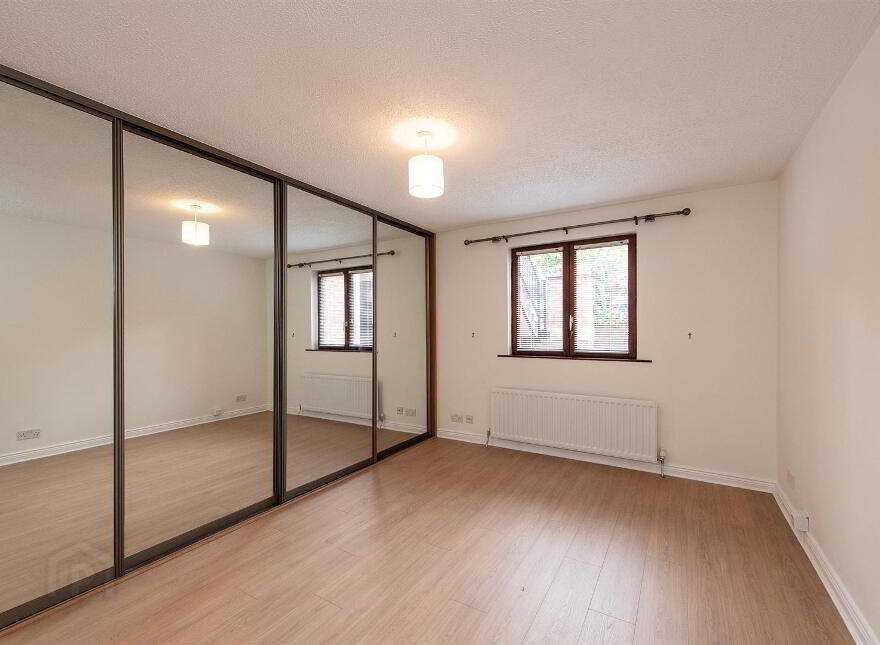 14 The Pines, Hillsborough, BT26 6NT