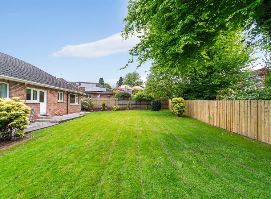 12 Finchley Park, Belfast, BT4 2HZ
