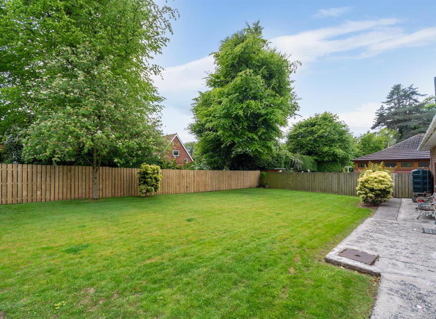 12 Finchley Park, Belfast, BT4 2HZ