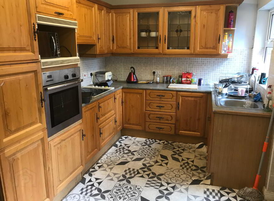 59 Lisburn Ave, Belfast, BT9 7FL