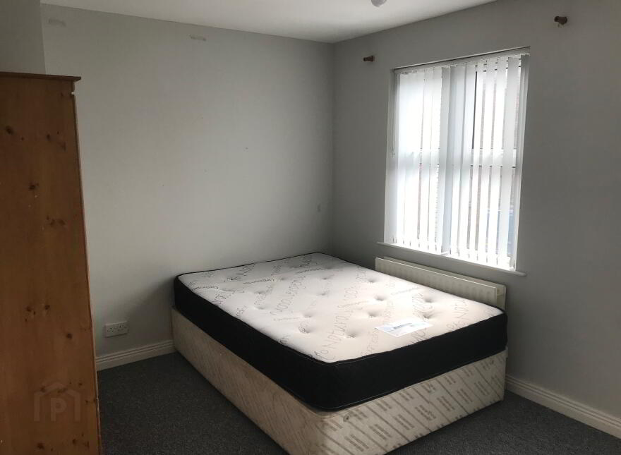 59 Lisburn Ave, Belfast, BT9 7FL
