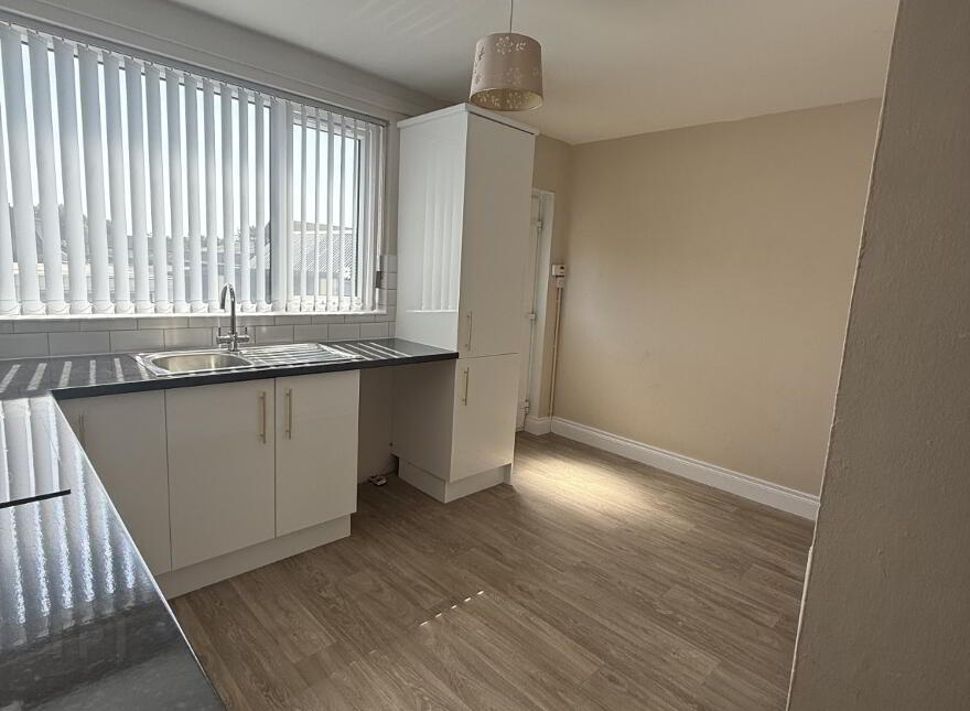 72 Scrabo Road, Newtownards, BT23 4NW
