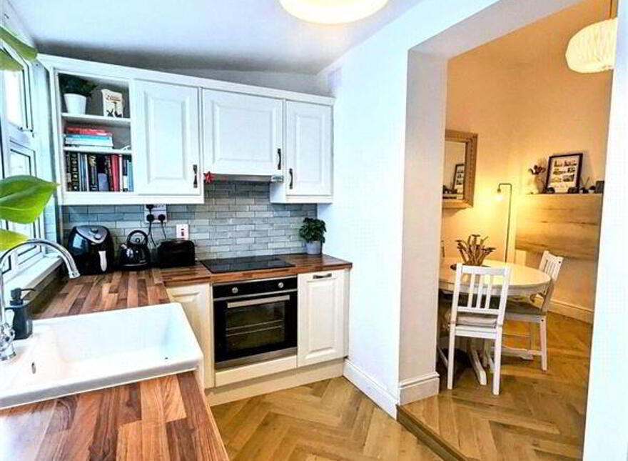 111 Rialto Cottages, South Circular Road, Rialto, Dublin, D08N2AD