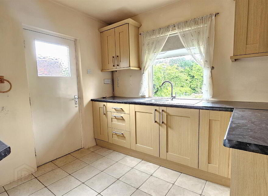 31 Upper Road, Greenisland, Carrickfergus, BT38 8RH