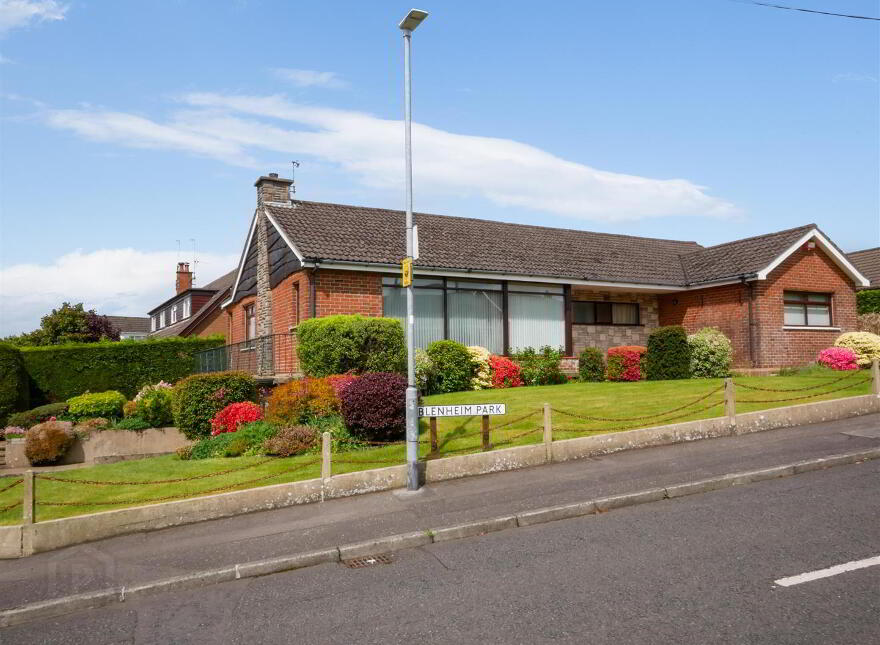 4 Blenheim Park, Saintfield Road, Carryduff, Belfast, BT8 8NN