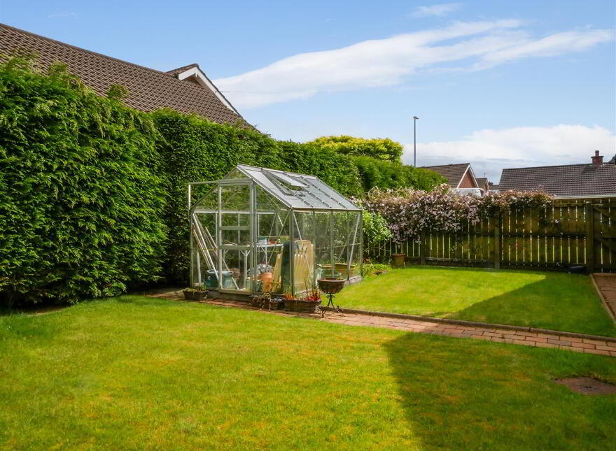 4 Blenheim Park, Saintfield Road, Carryduff, Belfast, BT8 8NN