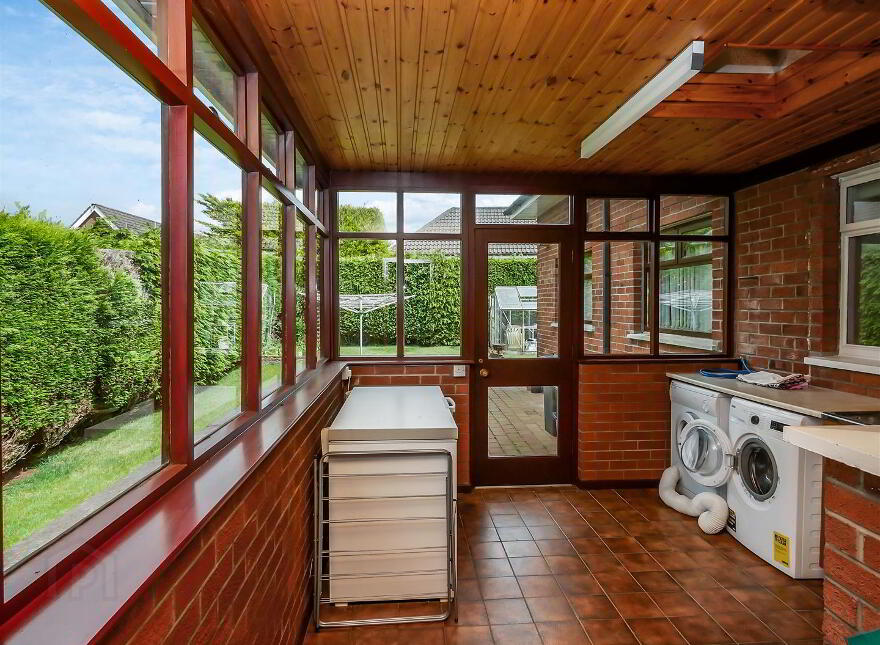 4 Blenheim Park, Saintfield Road, Carryduff, Belfast, BT8 8NN