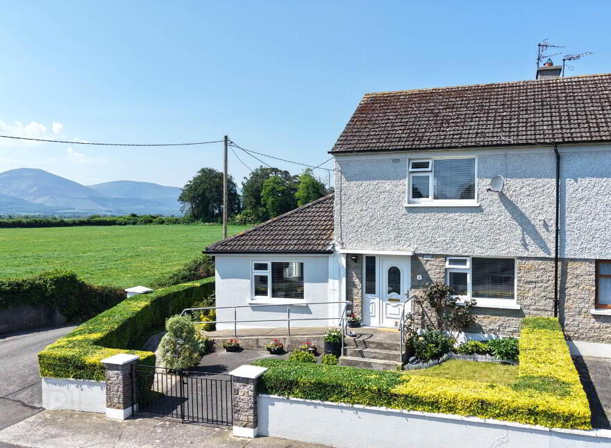 1 St Finnan`s Avenue, Ardfinnan, E91ND25
