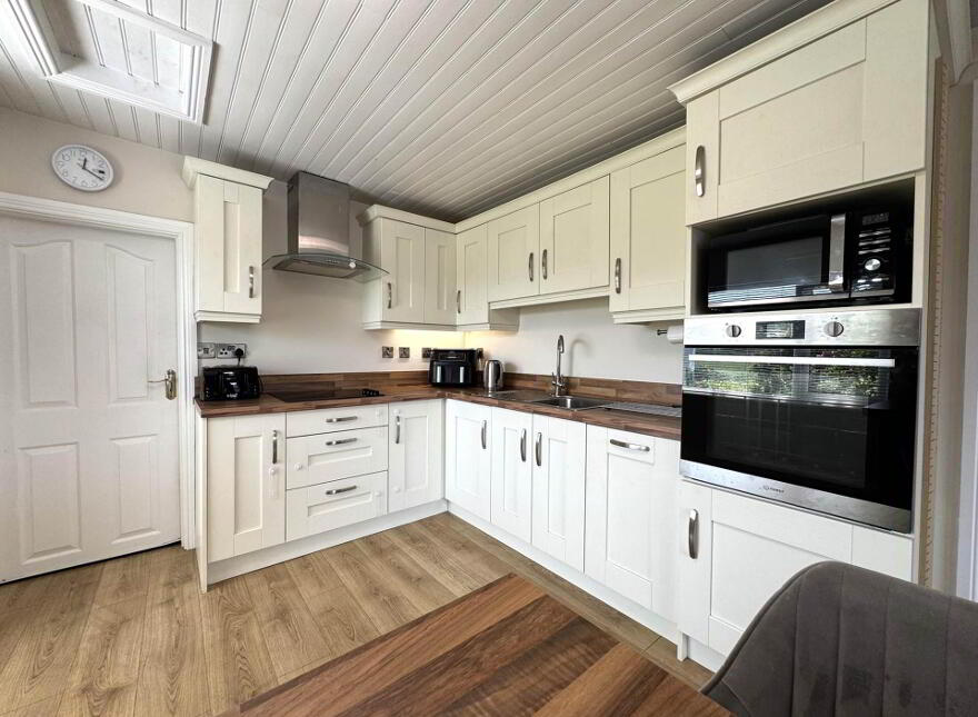 1 St Finian`s Avenue, Ardfinnan, E91ND25