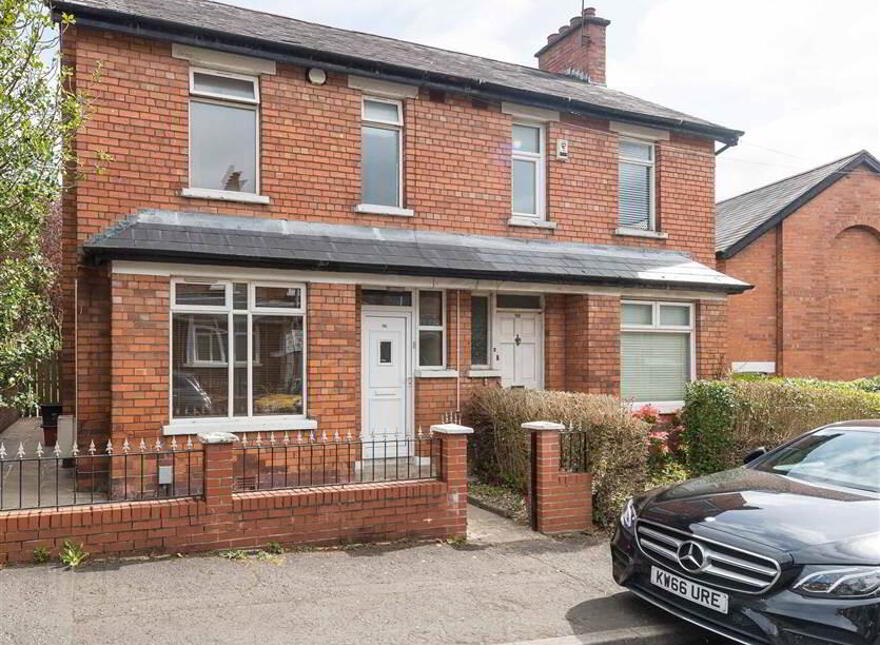 96 Sandhurst Drive, Stranmillis, South, Belfast, BT9 5AZ
