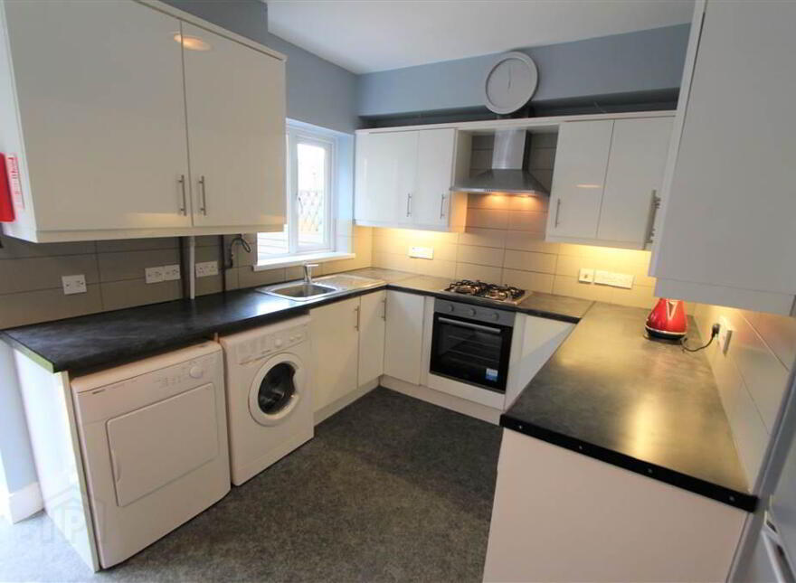 96 Sandhurst Drive, Stranmillis, South, Belfast, BT9 5AZ