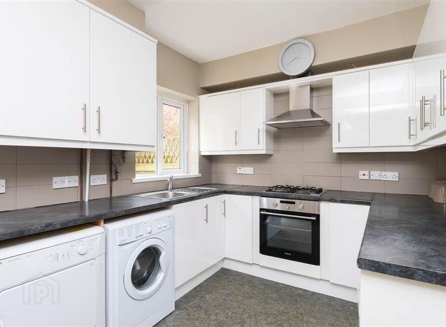96 Sandhurst Drive, Stranmillis, South, Belfast, BT9 5AZ