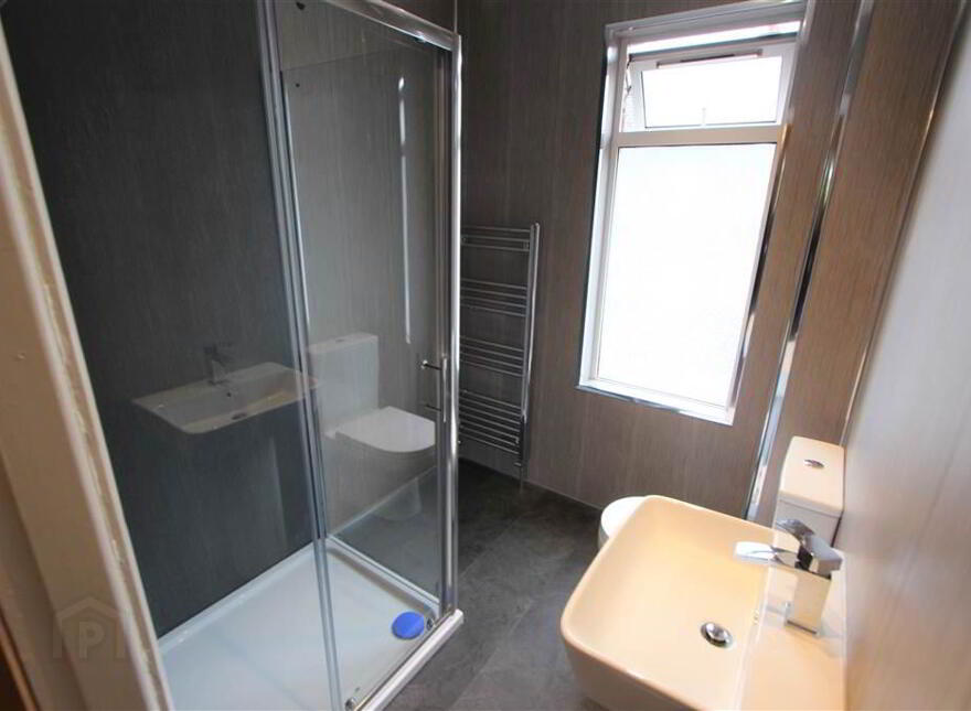 96 Sandhurst Drive, Stranmillis, South, Belfast, BT9 5AZ