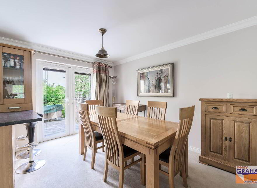 29 Berkeley Hall Court, Lisburn, BT27 5QX