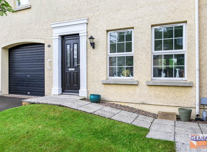 29 Berkeley Hall Court, Lisburn, BT27 5QX