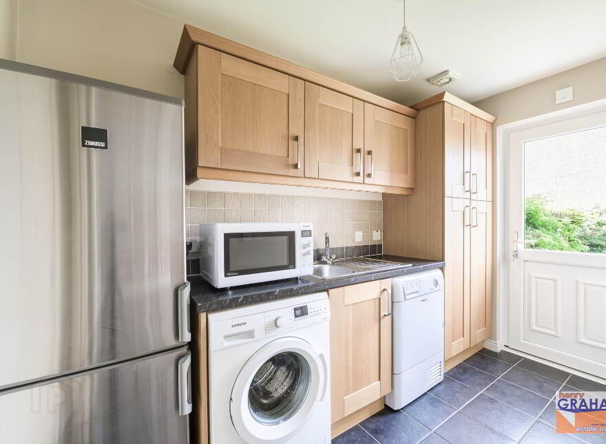29 Berkeley Hall Court, Lisburn, BT27 5QX