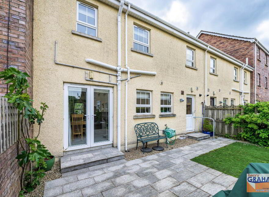 29 Berkeley Hall Court, Lisburn, BT27 5QX