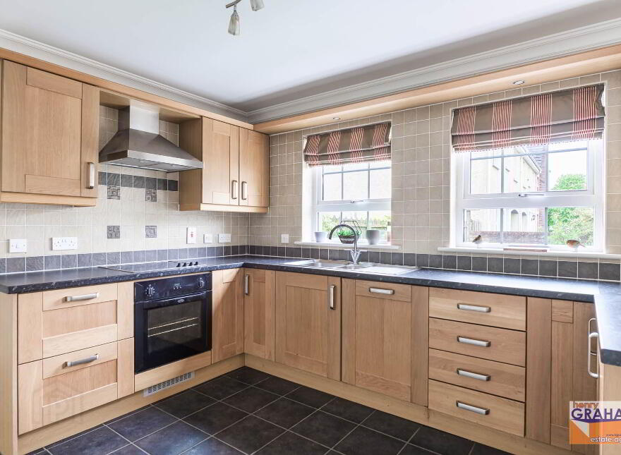 29 Berkeley Hall Court, Lisburn, BT27 5QX