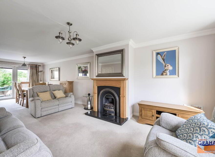 29 Berkeley Hall Court, Lisburn, BT27 5QX