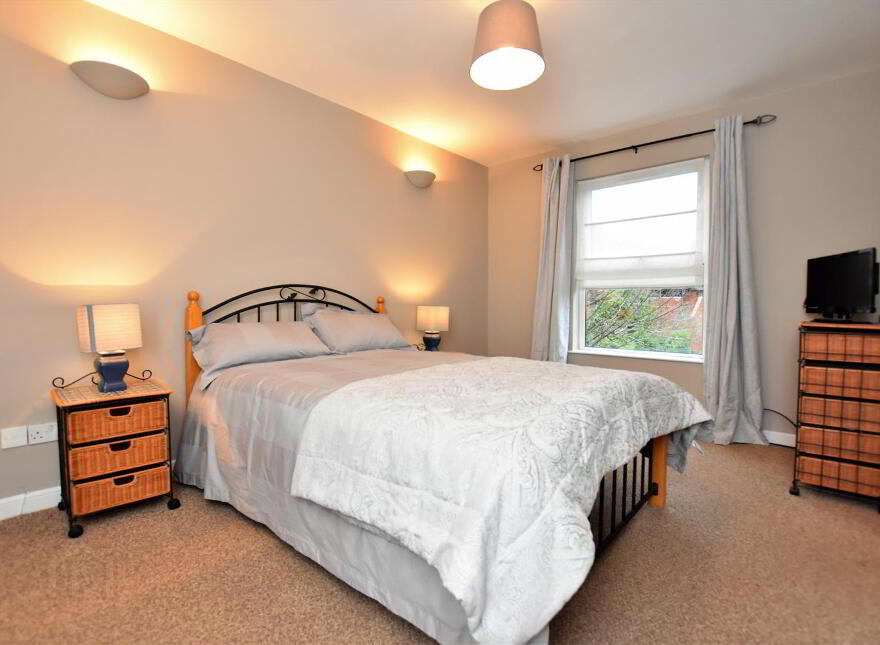 4 Wellington Park Mews, Belfast, BT9 6DA