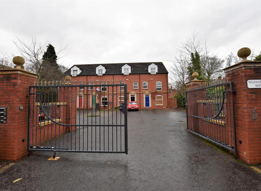 4 Wellington Park Mews, Belfast, BT9 6DA