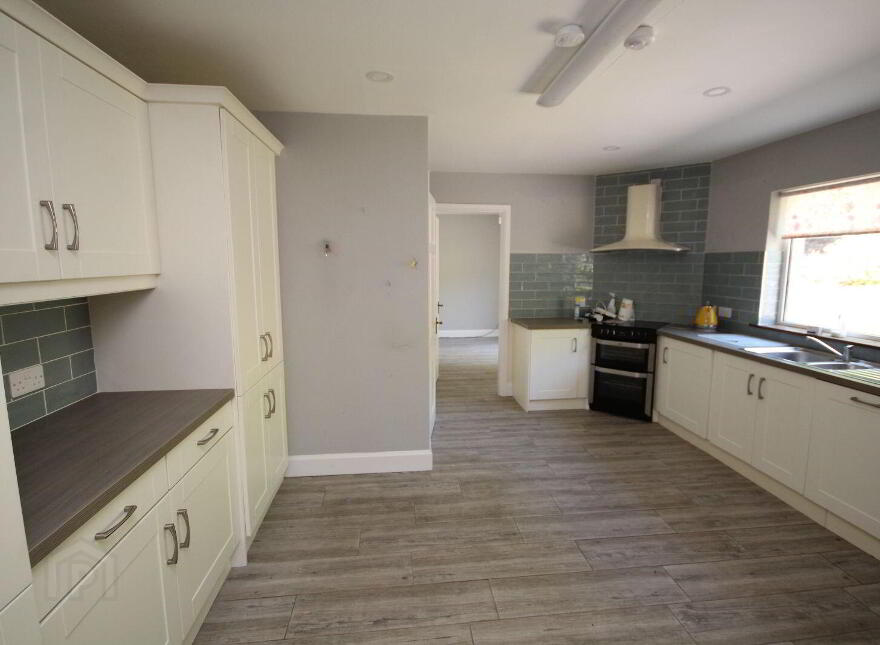The Gully, Old Chapel, Bandon, P72W773