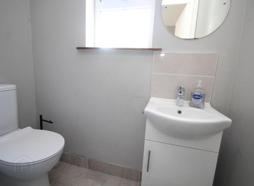 The Gully, Old Chapel, Bandon, P72W773