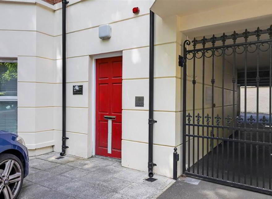 Apt 8 Merrion Hall, 71-73 Ulsterville Avenue, Off Ulsterville Avenue, Belfast, BT9 7AT