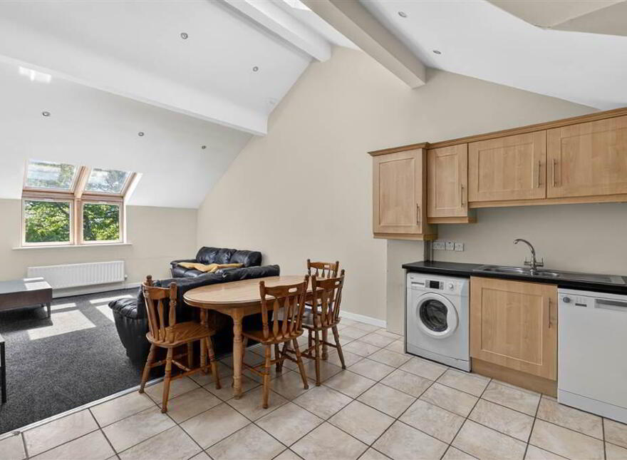 Apt 8 Merrion Hall, 71-73 Ulsterville Avenue, Off Ulsterville Avenue, Belfast, BT9 7AT