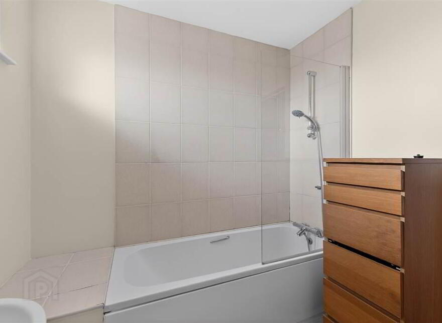 Apt 8 Merrion Hall, 71-73 Ulsterville Avenue, Off Ulsterville Avenue, Belfast, BT9 7AT