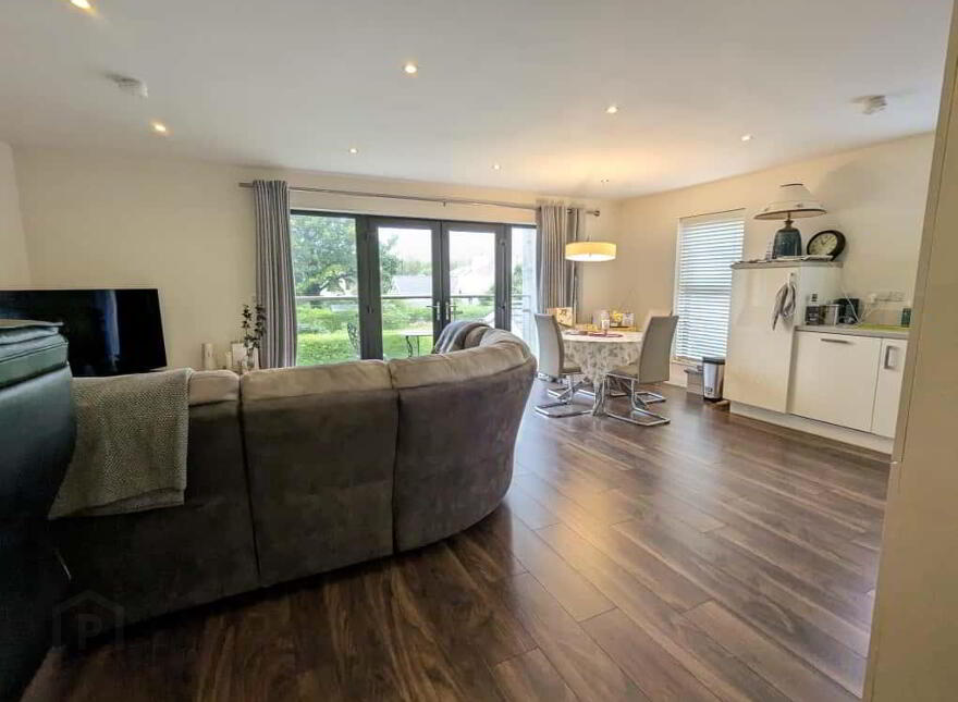 Apt 4, Runnymeade, Newcastle, BT33 0DY