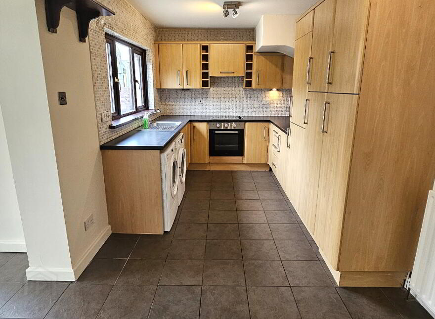 37 Ollardale Park, Ballyclare, BT39 9EQ