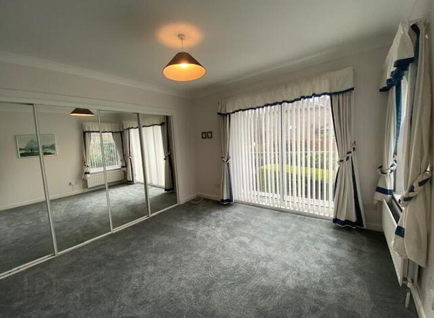 11 Mid Steil, Greenbank, Edinburgh, EH10 5XB