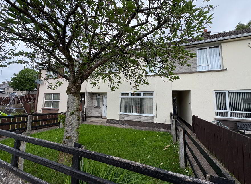 2 Meadowbrook, Fintona, BT78 2AN