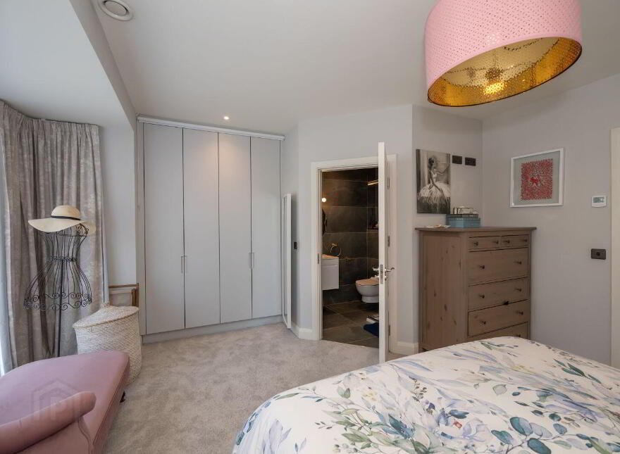 8 Aylesbury, Ballintemple, T12P5PT