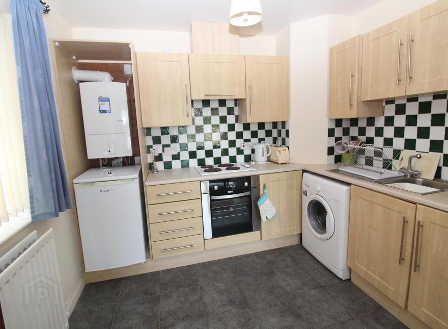 17 Bates Park, Greenisland, Carrickfergus, BT38 8LG