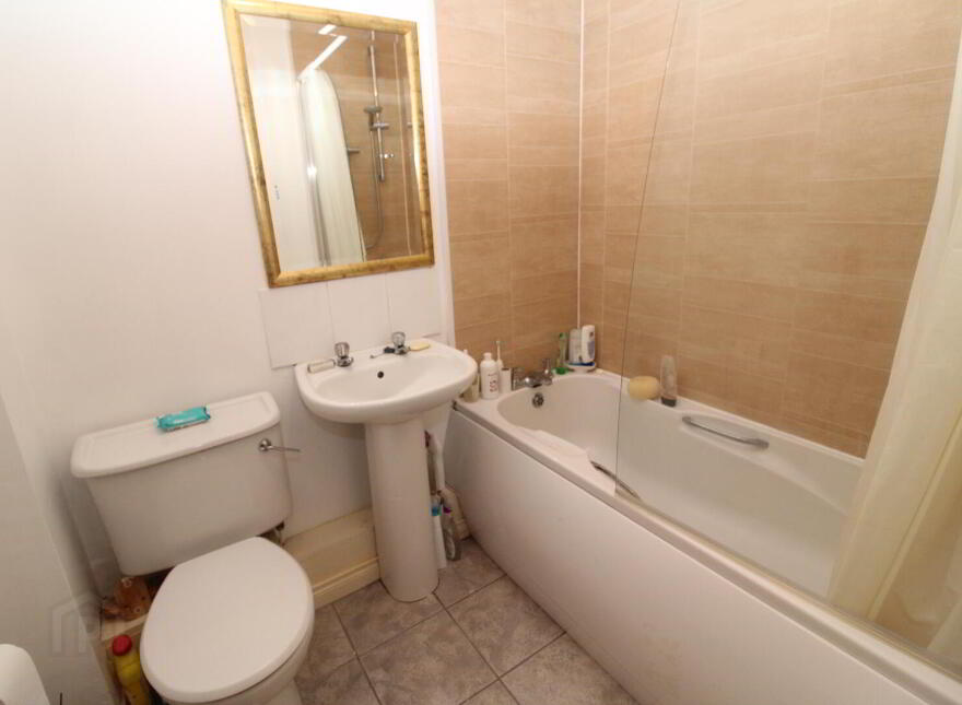 17 Bates Park, Greenisland, Carrickfergus, BT38 8LG